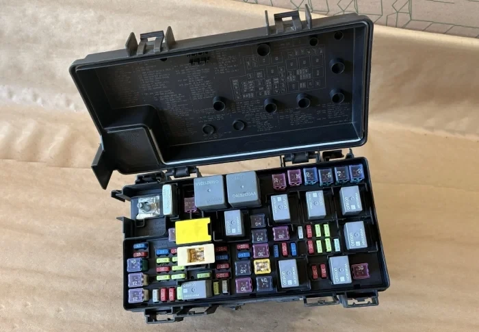 Dodge Grand Caravan Fuse Box (Part No - 68163904AB)