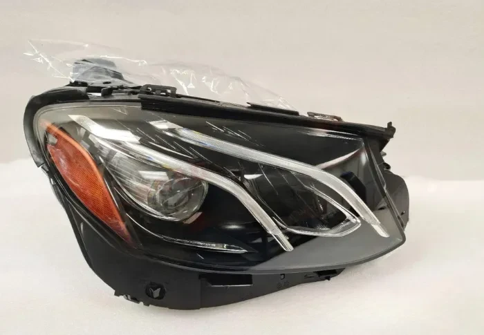 Mercedes-Benz E-Class Right Passenger Side Headlight